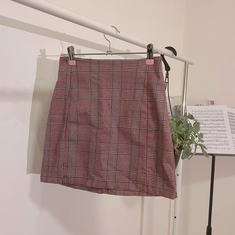 brandy melville mini skirt red
